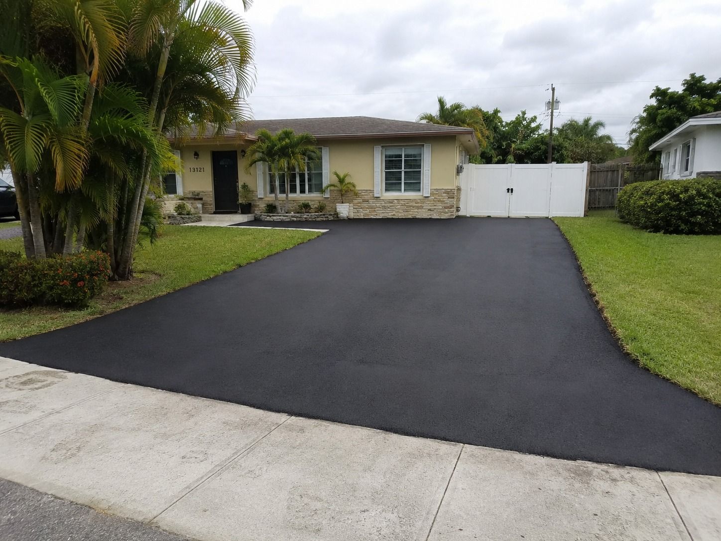 finished asphalt driveways in Miami